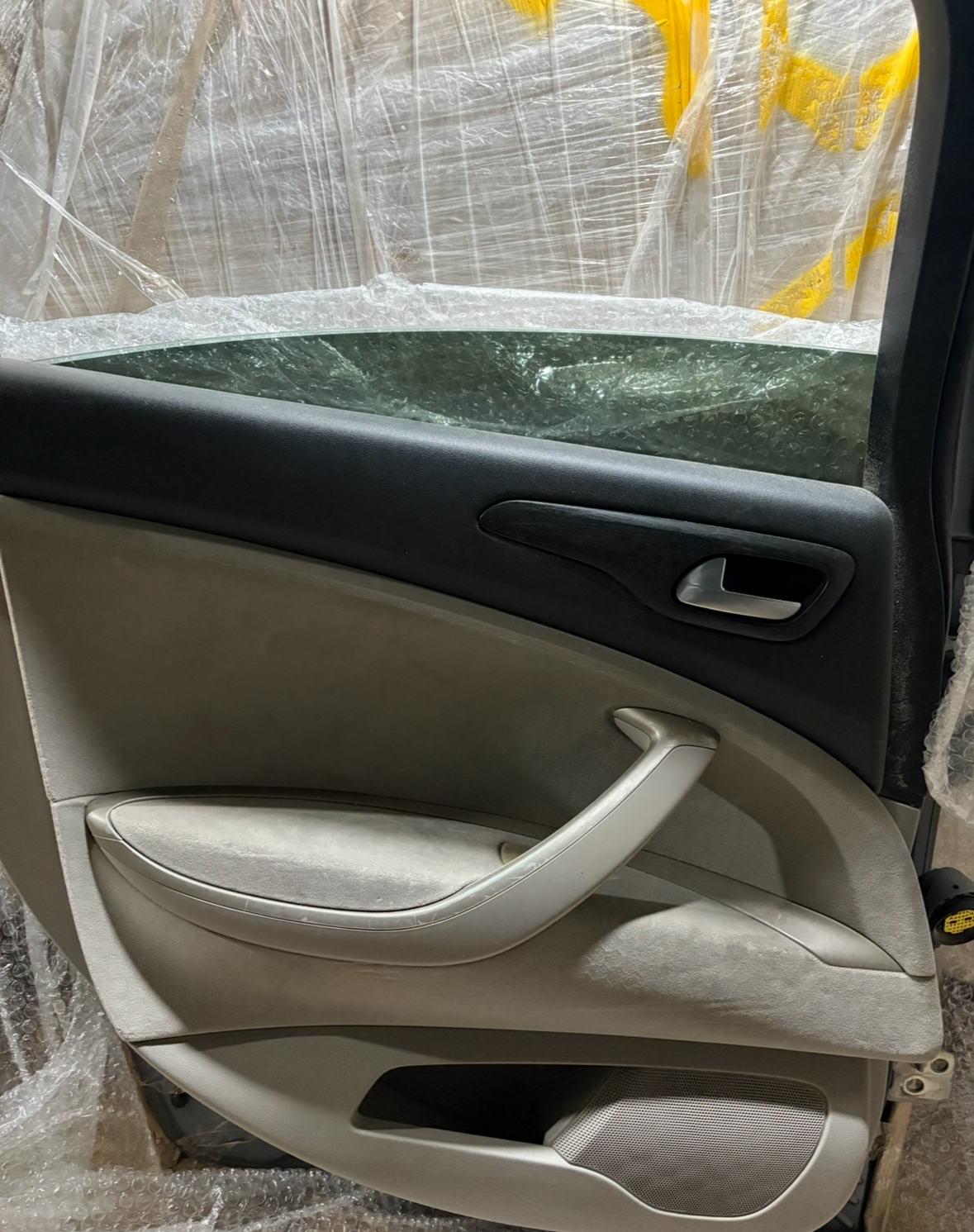 شیشه درب عقب چپ سیتروین C5